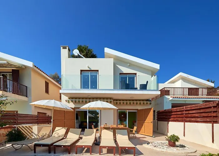 Villa Azura Sunrise By Ezoria