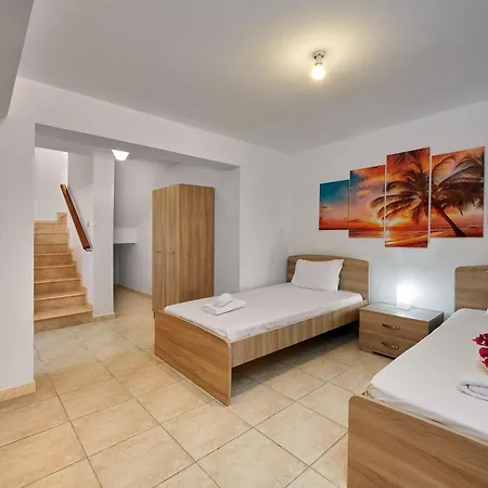 Azura Sunrise By Ezoria Bahía de Coral