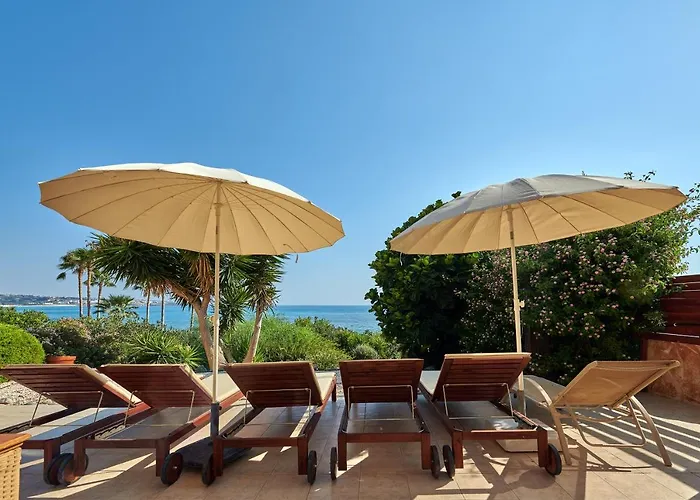 Villa Azura Sunrise By Ezoria