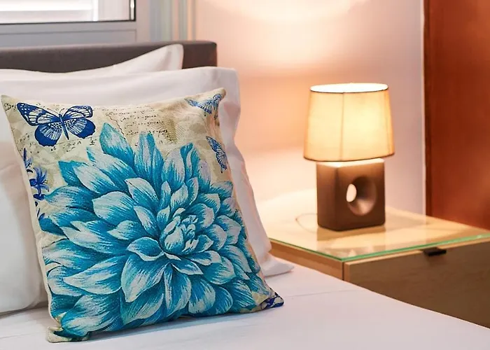 Villa Azura Sunrise By Ezoria Coral Bay