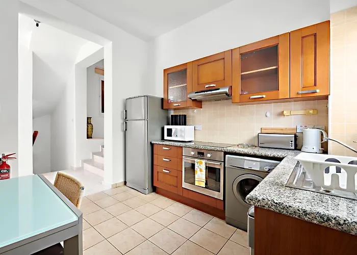 Azura Sunrise By Ezoria Villa